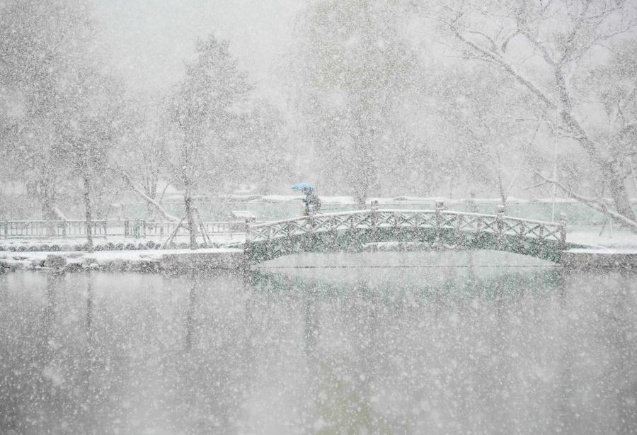 Snowfall witnessed in N China