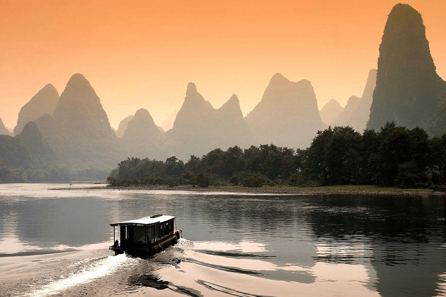 Li River:Shadow of heaven in China