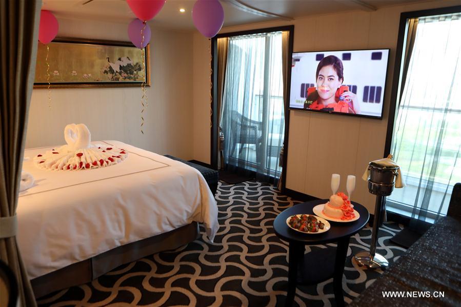 Meet newest luxury cruise ship 'World Dream' in HK