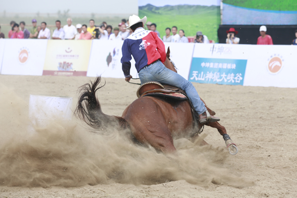 2012首站馬術(shù)繞桶巡回賽在康西草原精彩開賽