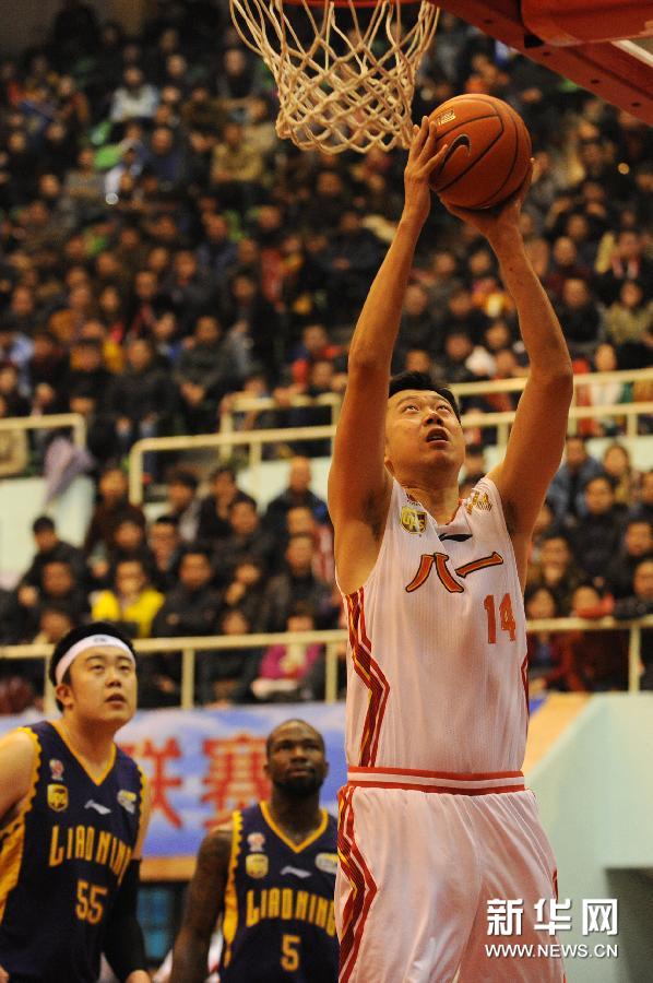 “郅敬傳奇”：王治郅二十載籃球生涯謝幕