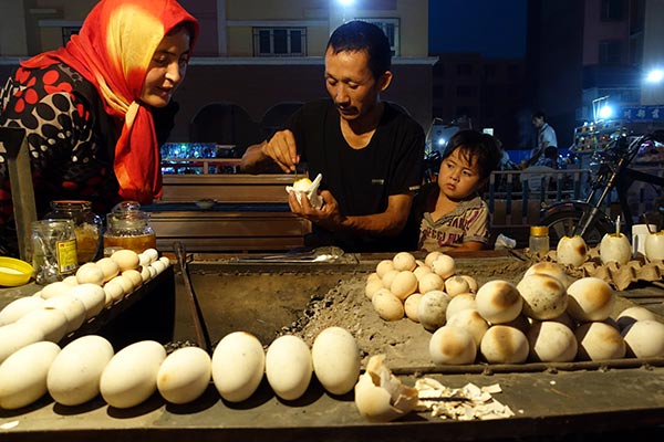 Looking for the night market? Just follow your nose