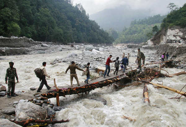 Death toll in India floods could reach 8,000