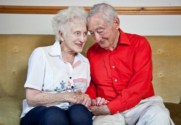 War-separated US couple finally tie knots