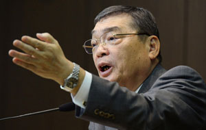 Abe raps NHK chief for bigoted comments