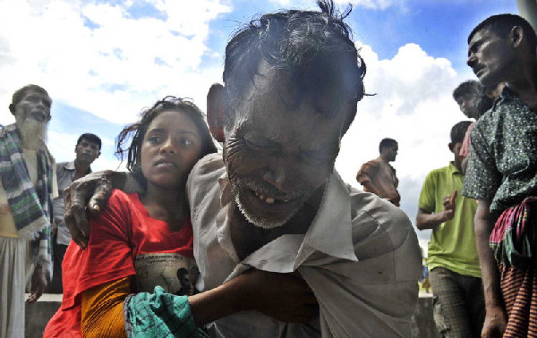 Bangladesh ferry capsizes with 200 passengers aboard