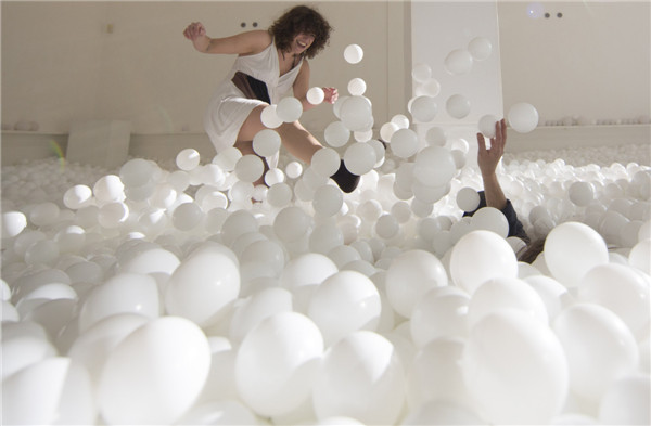 London gallery transformed into ball pool for adults