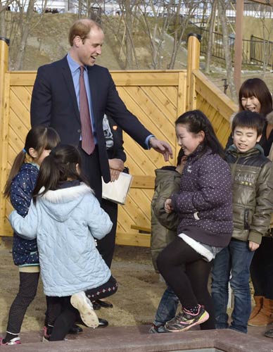 Prince William evokes Diana memories on Japan tsunami trip