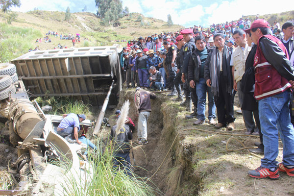 Passenger truck plunges off cliff, kills 17 in Peru's Amazon