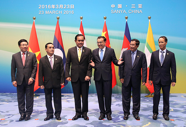 Leaders from Lancang-Mekong countries take 'family photos' in Sanya