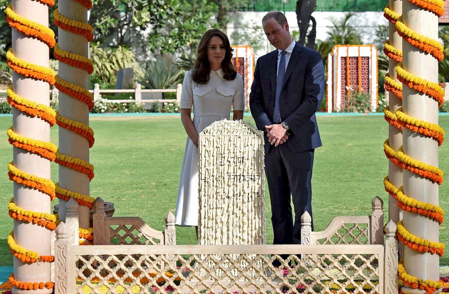 Prince William, wife pay respects to Gandhi in India