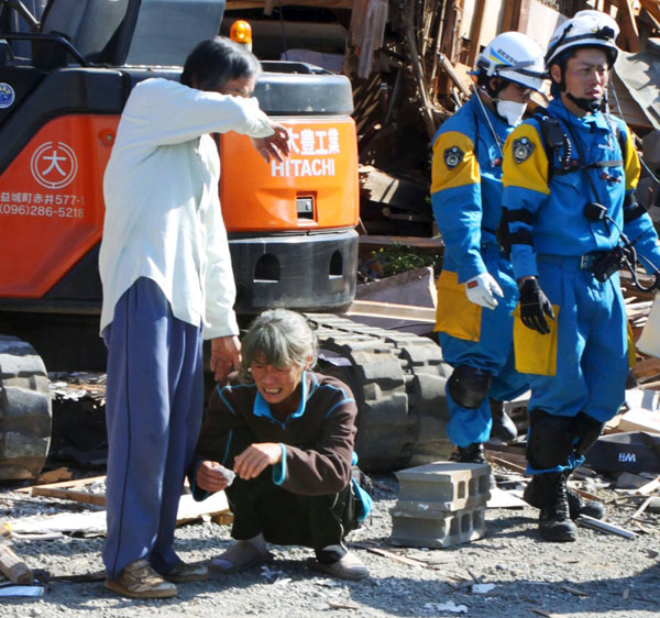 Two strong quakes kill 41 in SW Japan, heavy rain predicted in quake-hit region