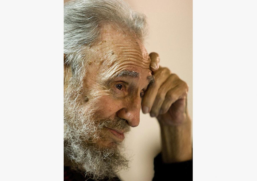 Cuban revolutionary leader Fidel Castro dies at 90