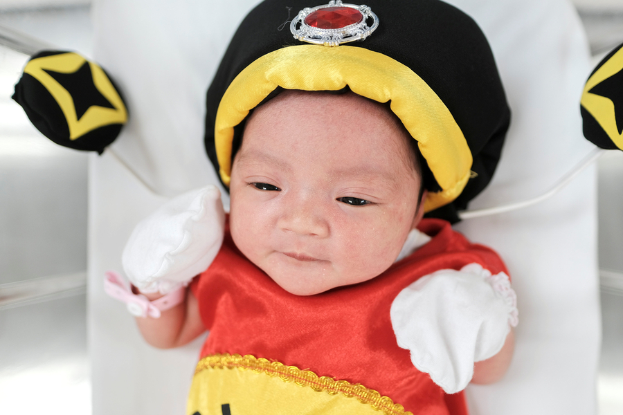 Newborn babies in Bangkok ring in CNY with chicken costumes