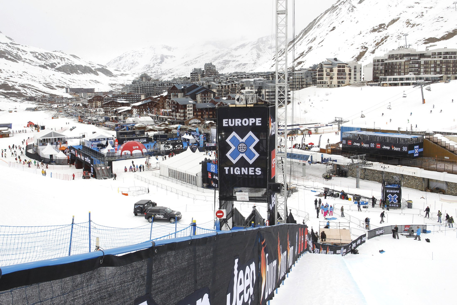 Four snowboarders die in French Alps avalanche