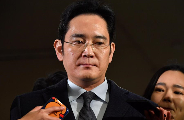 South Korean court approves arrest of Samsung heir