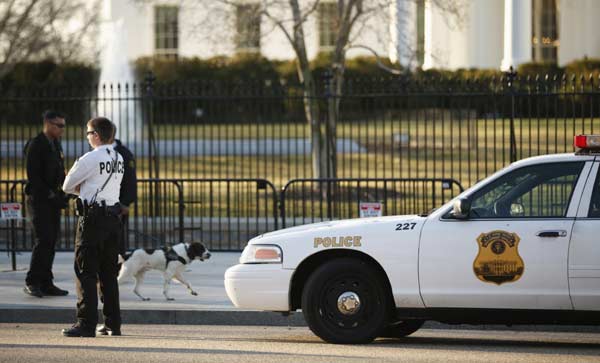 Man faces 10-year sentence after scaling White House fence