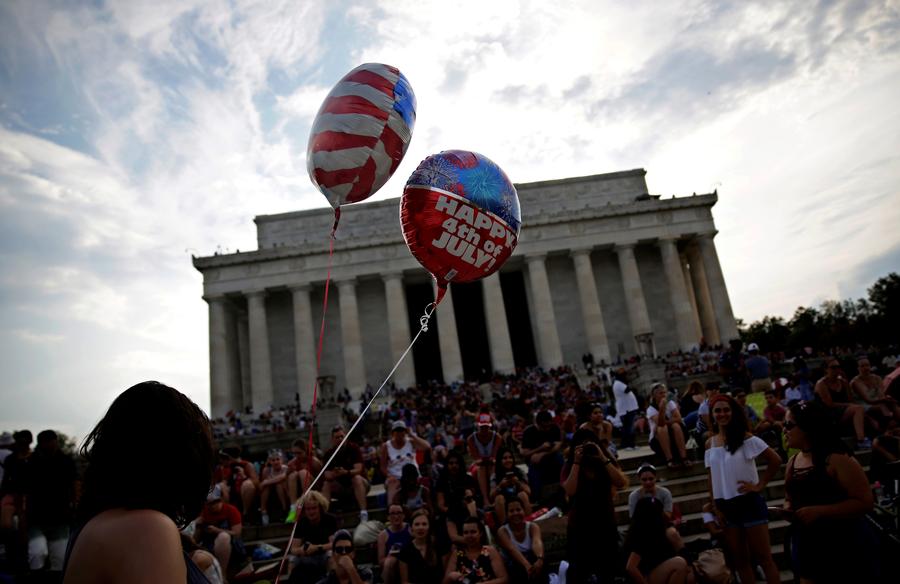 US holds parade to celebrate Independence Day