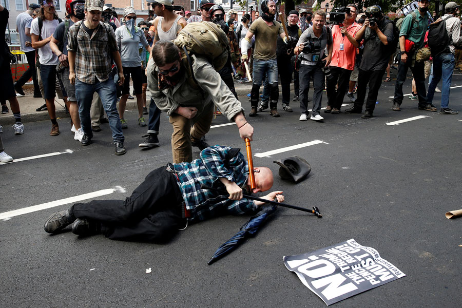 Hundreds rally around US against white supremacists